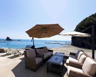 Beach Terrace Kushimoto - Kushimoto - Patio