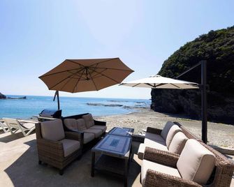 Beach Terrace Kushimoto - Kushimoto - Patio