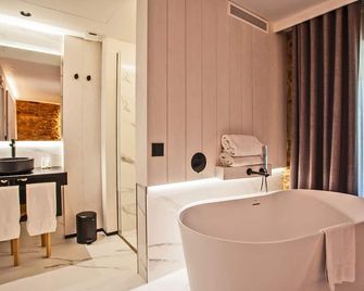 Hotel Plaza Obradoiro by Bossh! Hotels - Santiago de Compostela - Balcony