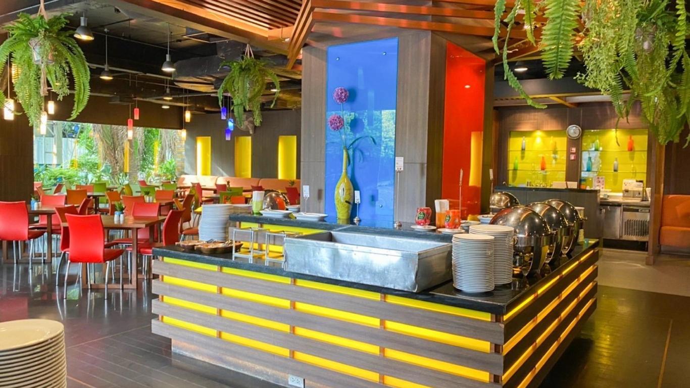 โรงแรมเดอะซีซันส์ พัทยา