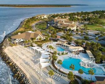 Top Floor Private Villa Close to Everything Amenity Cards Available 1819 - Johns Island - Pool