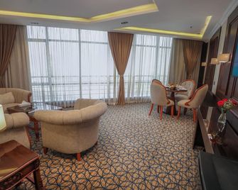 Cairo Taj Hotels & Suites- Mohandessin - Cairo - Living room