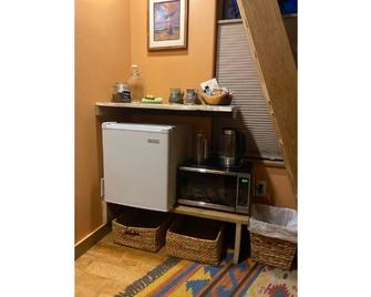 Backyard Bungalow - Rifle - Stairs