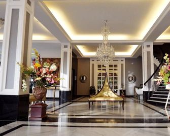 Cherry Blossom Boutique Hotel - Bhamdoun - Лоббі