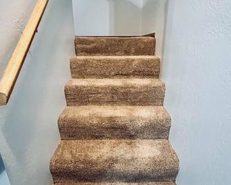 Valdez Robe River Front Property - Valdez - Escaleras