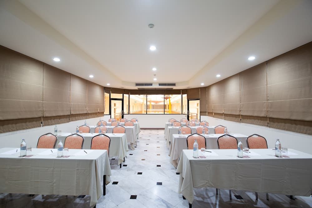 Imm Hotel Thaphae Chiang Mai - צ'אנג מאי - חדר ישיבות