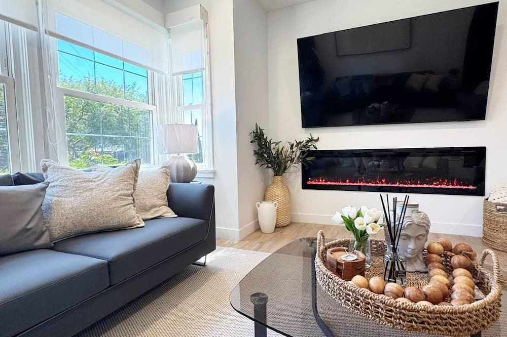 Stylish 3br/3ba Oasis Near Century City - Fh1 - Los Angeles - Living room