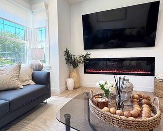 Stylish 3br/3ba Oasis Near Century City - Fh1 - Los Angeles - Living room