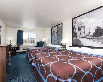 Super 8 by Wyndham Greenfield - Greenfield - Bedroom