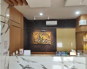 Omber Inn - Pontianak - Front desk