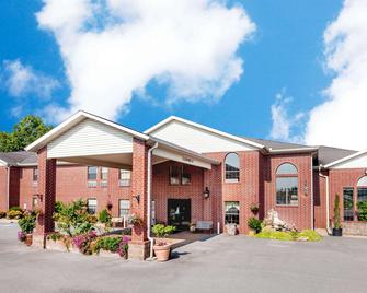 Super 8 by Wyndham Pine Bluff - Pine Bluff - Gebäude