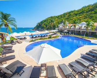 كينتا بيلا هواتولكو - سانتا ماريا واتولكو - حوض السباحة