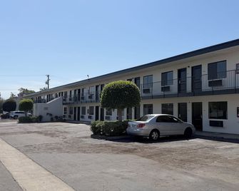 Harbor Bay Inn - Costa Mesa - Budova