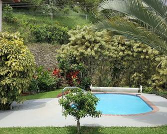 Atenas: Secluded, Secure, Gorgeous Mountain View, Pool! - Atenas - Piscina
