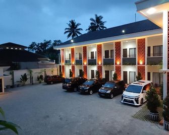 Nirvana House (Guest House Syari'ah) - Salatiga - Building