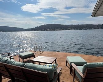 Lakefront Retreat with Private Dock, Sunset Views, and Gas Firepit - Harveys Lake - Balcony