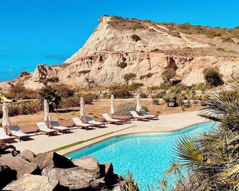 CASA SERENO is a luxury apartment with an 11 metre balcony overlooking Burgau - Burgau - Piscina