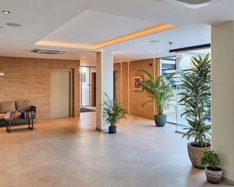 Apartamentos Ponent - Peguera - Lobby
