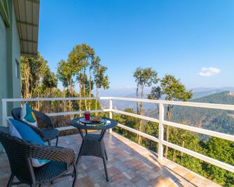 Zostel Plus Nainital, 1 km Jungle Hike - Nainital - Balkón