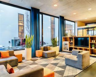 B&B Hotel Aalen - Aalen - Pokój dzienny