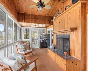 Knot A Care - Tybee Island - Wohnzimmer