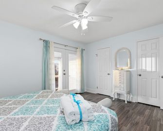 Searenity Awaits - 2-Bd, 2-Ba Coastal Escape! Pet Friendly! - Laguna Beach - Habitación