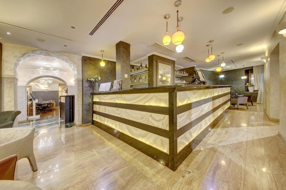 فندق فاردار