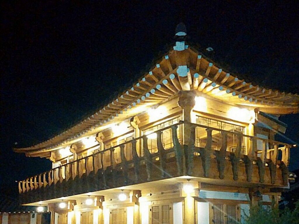 هابي فيليدج سايوبول جست هاوس