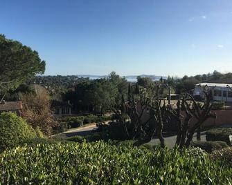 Apartment overlooking the Gulf of Saint-Tropez - Grimaud - Vista del exterior