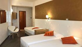 Hotel Europa - Padua - Bedroom