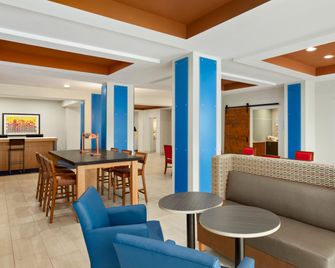 Holiday Inn Express & Suites Ft Myers East- The Forum By IHG - Fort Myers - Restaurant