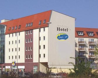 French Room (2) - sleep & go Hotel Magdeburg GmbH - Maagdenburg - Gebouw