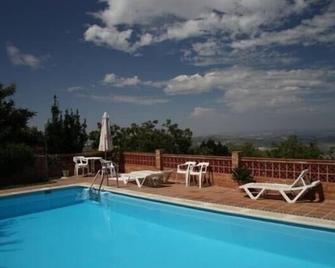 La Finca Mercedes - La iruela - Bazén