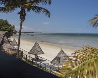 Millennium Sea Breeze Resort - Bagamoyo - Beach