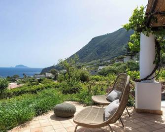 Hotel Ravesi - Malfa - Balcony