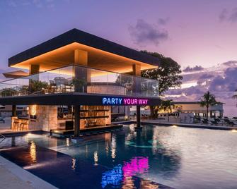 Royalton Chic Antigua - Saint John's - Piscina