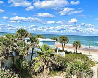 Symphony Beach Club - Ormond Beach - Obývací pokoj