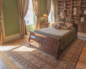 Historic Luxury Retreat - St. Louis - Schlafzimmer