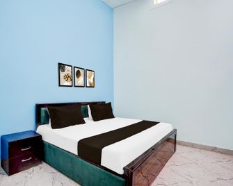 Hotel O Happay Stay Hapur - Hāpur - Bedroom