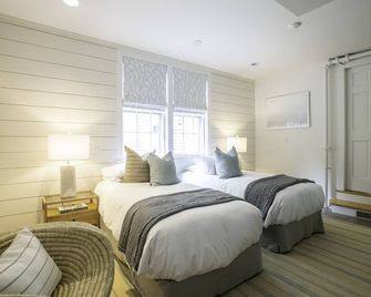 Beautifully Renovated In Town Residence - The Bungalow - Nantucket - Habitación