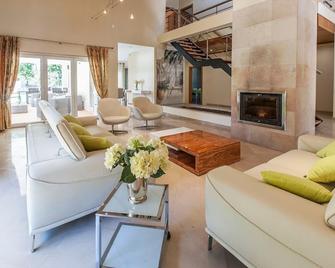 Villa Amendoa - Allure Villas - 塞沙爾 - 客廳