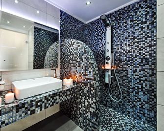 Gianna Suites - פירה - חדר רחצה