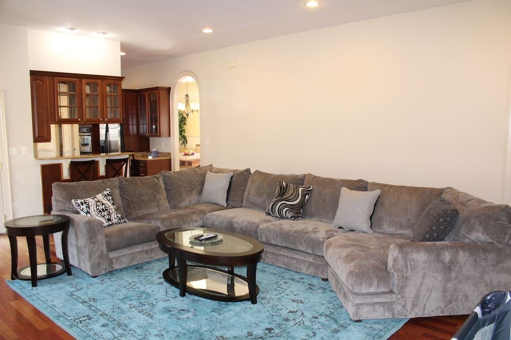 Nice Quiet Family Home - Long Term