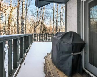A Comfortable & Spacious Retreat in the Powderhorn Village - Bessemer - Balcony