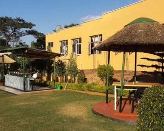 Bluegum Avenue Lodge - Zomba - Patio