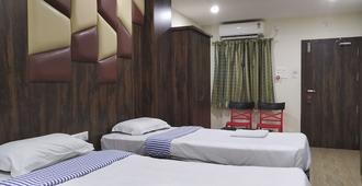 Hotel Bikram - Tezpur - Bedroom