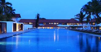 Jetwing Lagoon - Negombo - Piscina