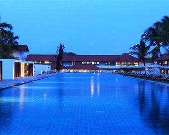Jetwing Lagoon - Negombo - Uima-allas