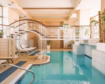 Marina Hotel Corinthia Beach Resort - St. Julian's - Bể bơi