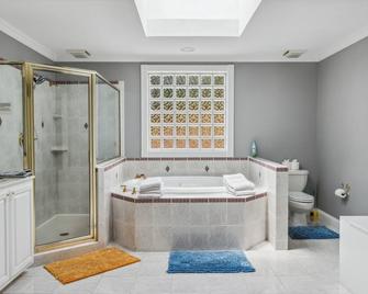 Country Cove - Brentwood - Banyo
